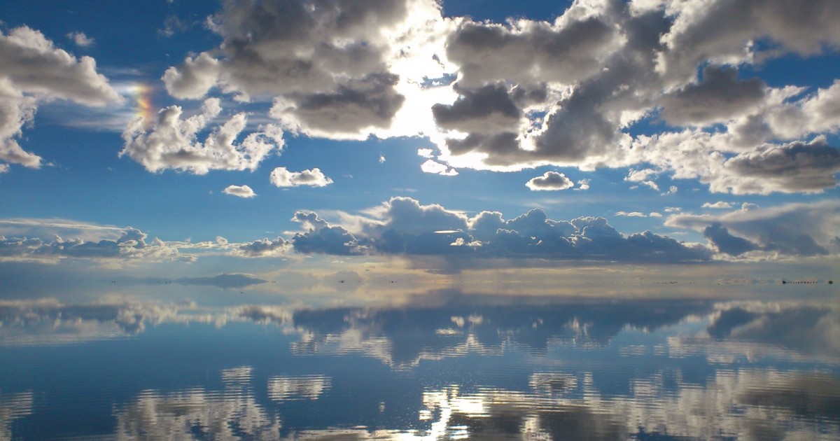 ボリビア ウユニ塩湖 天空の鏡 の魅力とは