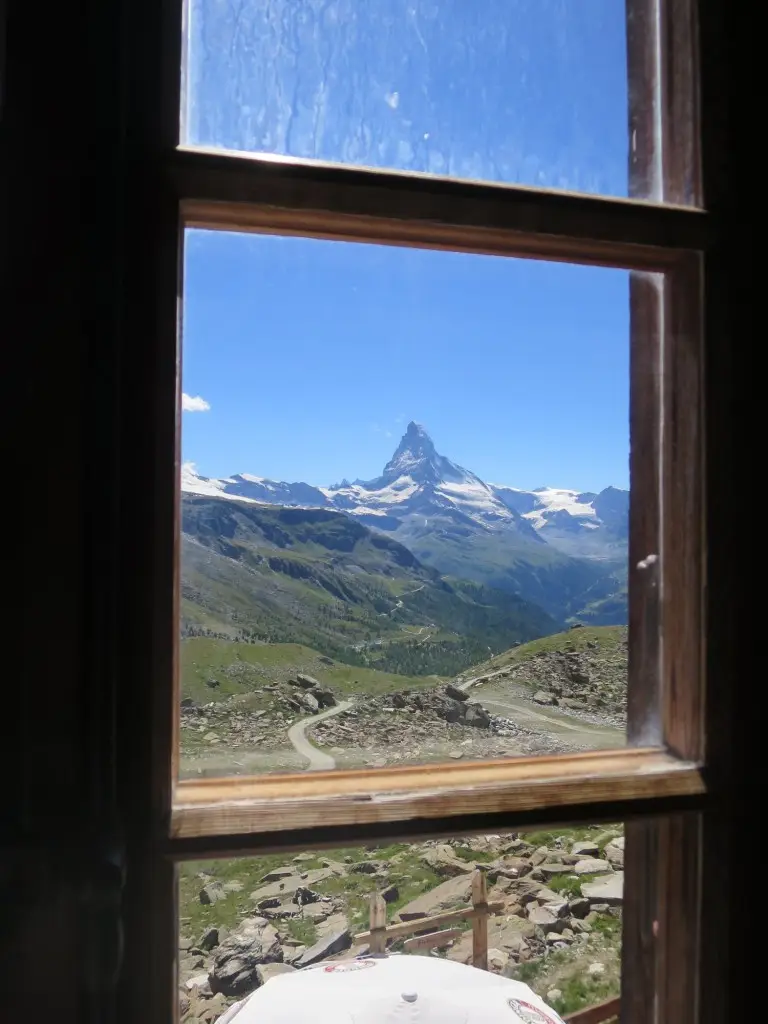 マッターホルンを間近で⾒たい。スイスハイキング｜旅人ガイド【スイス編】