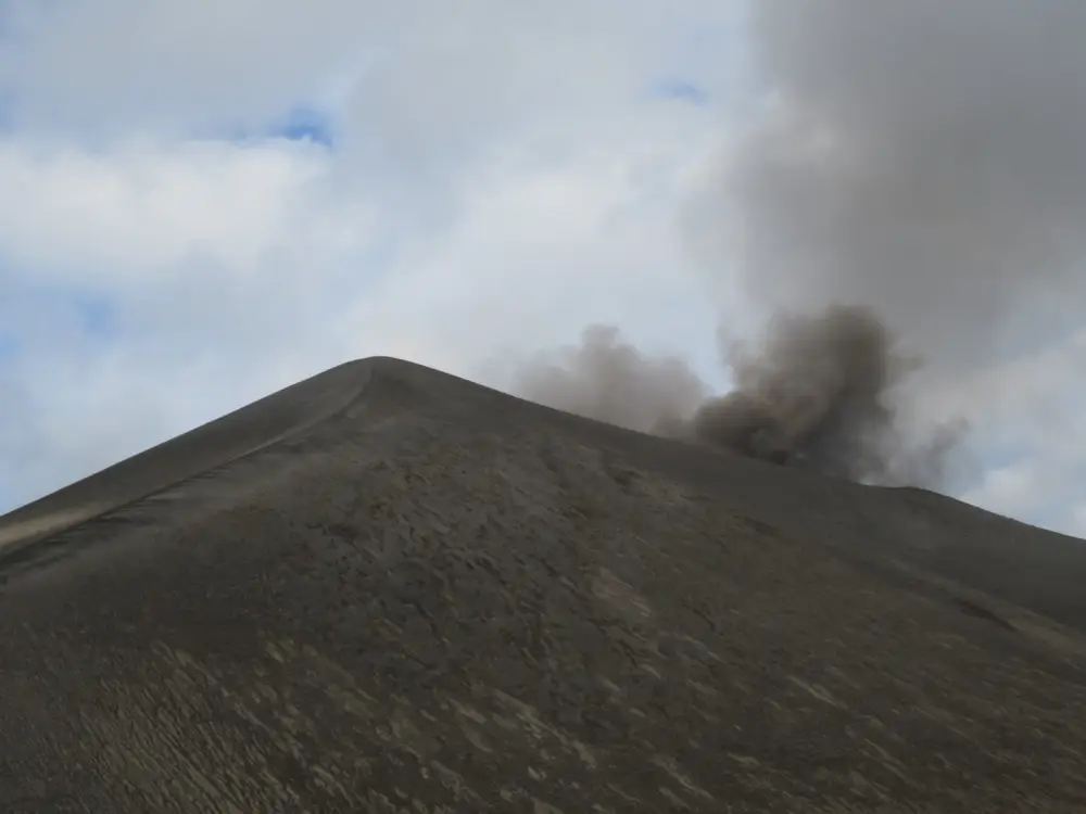 バヌアツ　ヤスール火山の噴火