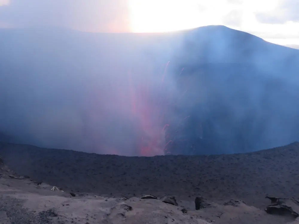 夕刻のヤスール火山