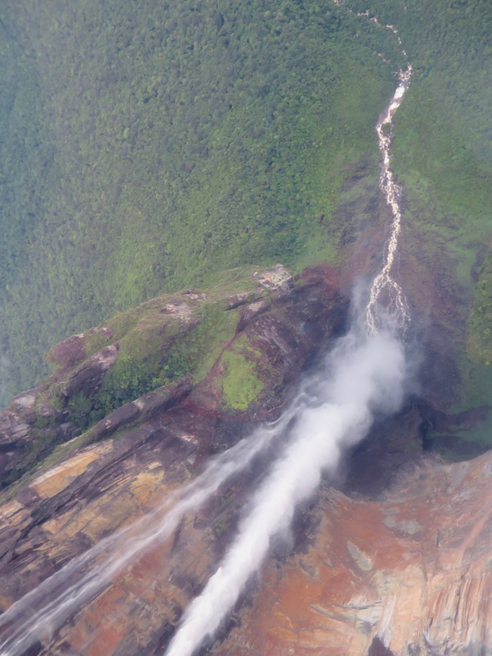 ベネズエラ ギアナ高地 アウヤンテプイ ロライマ ダブル登頂 エンジェルフォール
