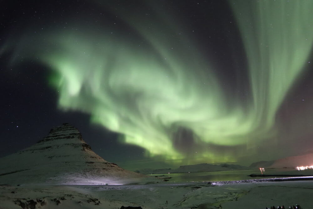 アイスランド ツアー アイスランドで絶景のオーロラを見るツアー