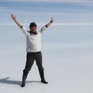 ウユニ塩湖にて今長谷