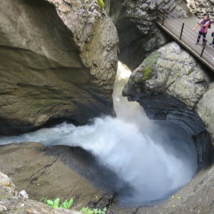 ラウターブルンネン|トリュンメルバッハの滝|グリンデルワルド|スイス|世界遺産|スイス旅行@ブループラネットツアー