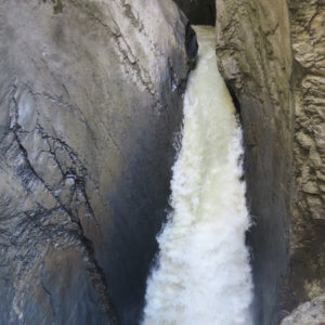 ラウターブルンネン|トリュンメルバッハの滝|グリンデルワルド|スイス|世界遺産|スイス旅行@ブループラネットツアー