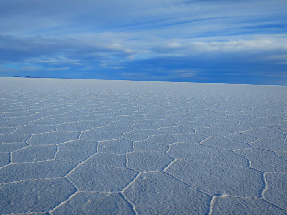 ウユニ塩湖のもう一つの顔 塩砂漠 を楽しむ