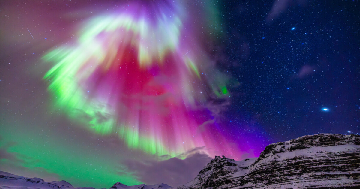 アイスランドのオーロラと世界遺産ツアー2026年2月発